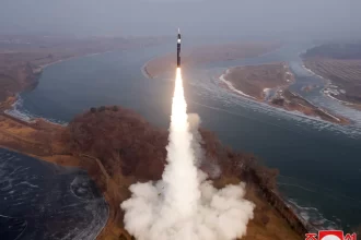 kim-jong-un-quer-aumentar-producao-de-misseis-em-2026