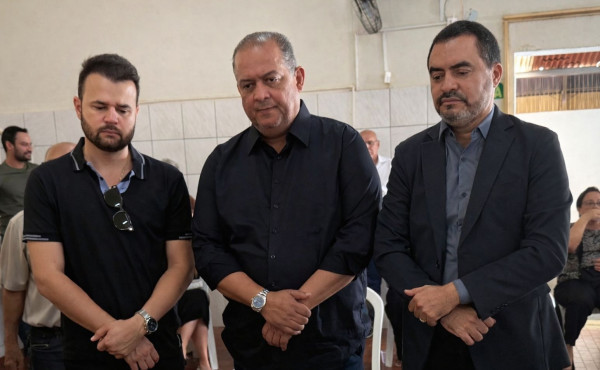 governador-wanderlei-barbosa-presta-ultima-homenagem-ao-ex-governador-moises-avelino,-em-paraiso