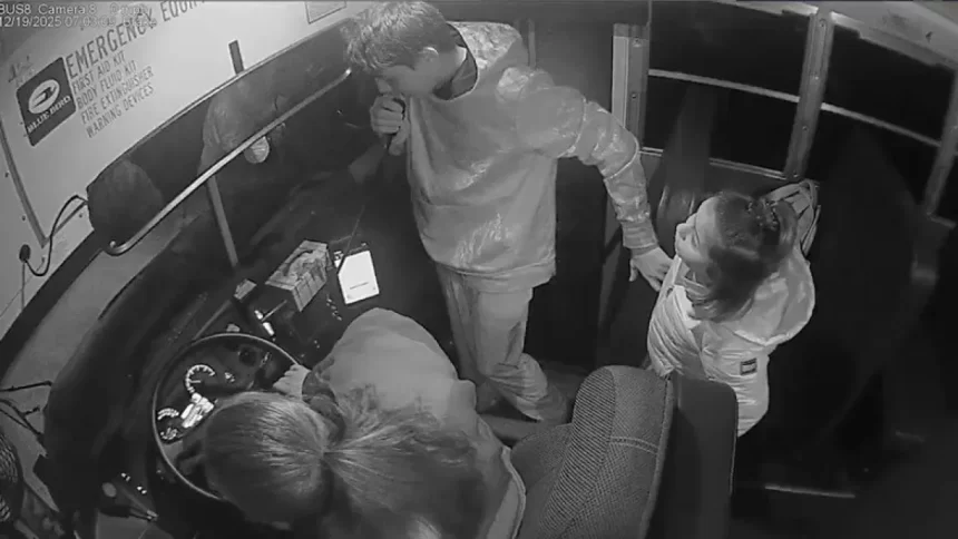“assustador”:-irmaos-ajudam-motorista-escolar-durante-emergencia-nos-eua