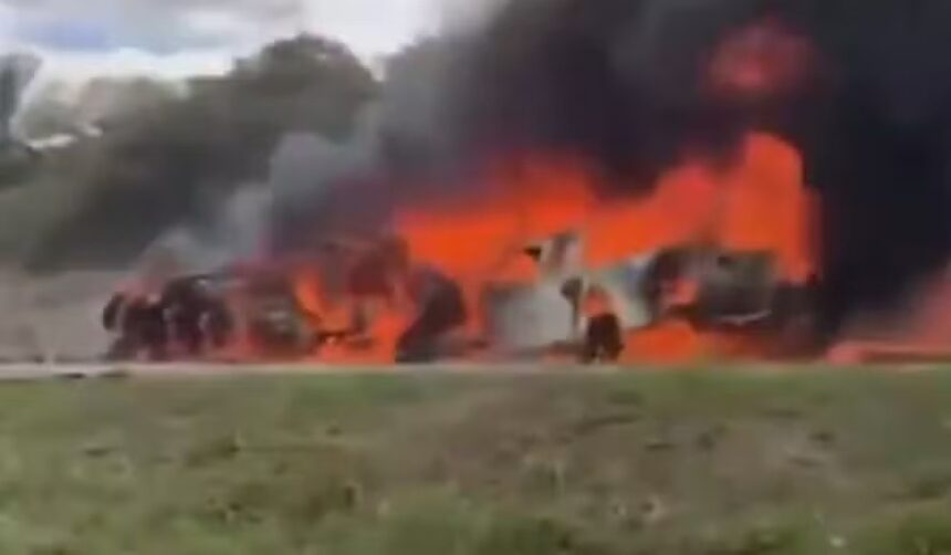 colisao-entre-dois-carros-no-sul-da-bahia-mata-onze-pessoas