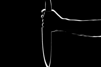 homem-mata-4-adultos-e-5-criancas-a-facadas-no-suriname,-diz-policia