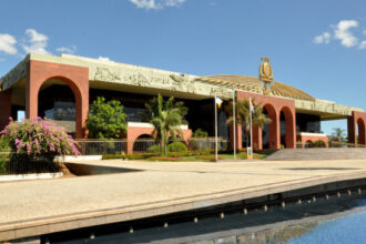 governo-do-tocantins-paga-mais-de-r$-12,4-milhoes-em-retroativos-do-pccr-da-educacao