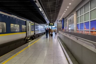 eurostar-suspende-servico-de-trens-apos-problema-no-fornecimento-de-energia