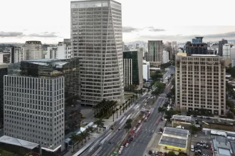 predio-simbolo-da-ascensao-da-regiao-da-faria-lima-retoma-tradicao-de-ano-novo-em-sp