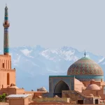 regime-iraniano-promete-resposta-firme-contra-protestos-no-pais;-predio-de-governador-e-atacado-no-sul