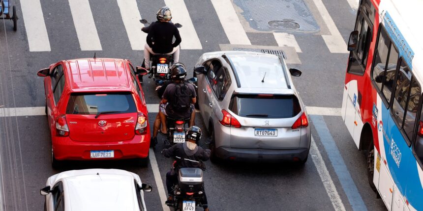 regras-para-ciclomotores-comecam-a-valer-nesta-quinta;-saiba-mais