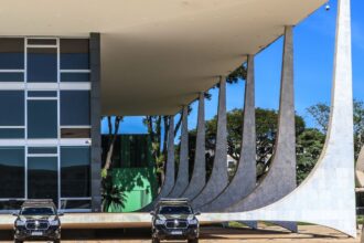 moraes-manda-prender-filipe-martins,-ex-assessor-de-bolsonaro