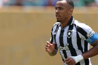 palmeiras-tera-postura-agressiva-no-mercado-da-bola-e-busca-mais-4-reforcos