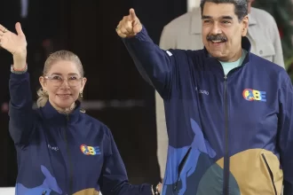 quem-e-cilia-flores,-a-poderosa-esposa-de-maduro-que-foi-capturada-apos-ataque-dos-eua