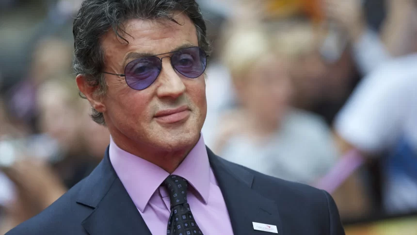 sylvester-stallone-termina-livro-sobre-sua-vida-escrito-inteiro-a-mao