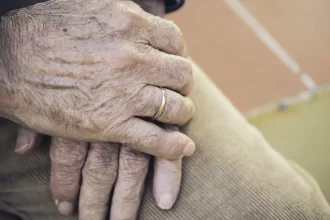 cerca-de-300-mil-idosos-brasileiros-tem-algum-grau-de-tea,-diz-estudo