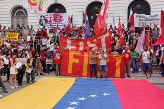 no-rio,-cinelandia-tem-protesto-contra-sequestro-de-nicolas-maduro
