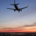 ataque-dos-eua-a-venezuela-obriga-companhias-aereas-a-suspender-voos-do-brasil-e-ajustar-rotas