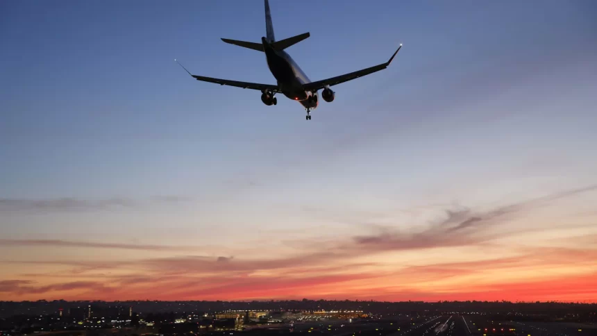 ataque-dos-eua-a-venezuela-obriga-companhias-aereas-a-suspender-voos-do-brasil-e-ajustar-rotas