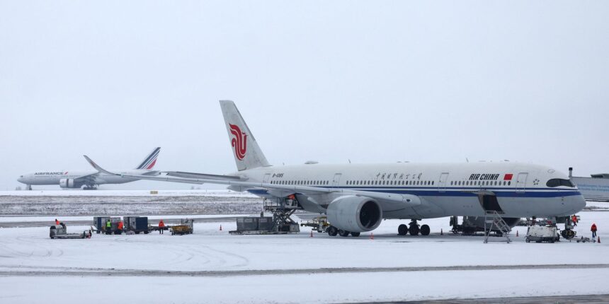 tempestade-goretti:-nevascas-cancelam-centenas-de-voos-na-europa