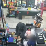 video-mostra-grupo-armado-invadindo-supermercado-no-tocantins