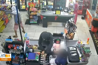 video-mostra-grupo-armado-invadindo-supermercado-no-tocantins