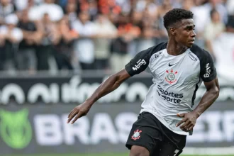 corinthians-e-internacional-avancam-por-emprestimo-de-felix-torres