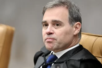 mec-ignora-fila-e-libera-pos-graduacao-para-instituto-de-andre-mendonca,-do-stf