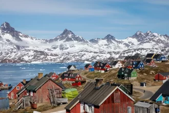 eua-considera-pagar-ate-us$-100-mil-a-habitantes-da-groenlandia-para-anexar-ilha,-diz-agencia