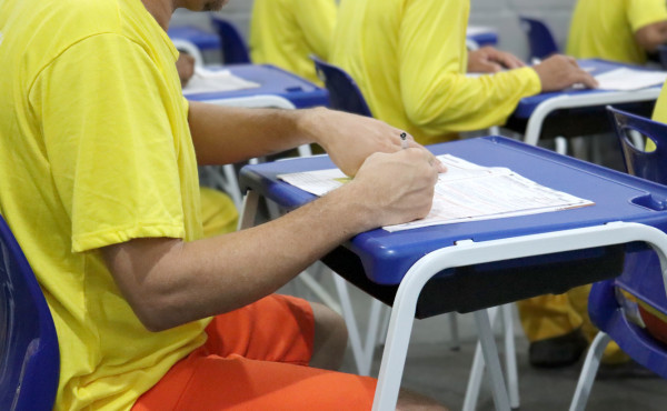 governo-do-tocantins-registra-aumento-na-aprovacao-do-encceja-ppl-e-consolida-educacao-no-sistema-penal