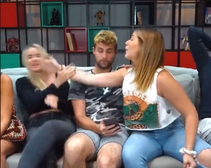 internautas-resgatam-video-de-virginia-fonseca-dando-tapa-em-influenciadora-por-ciume-de-ex-namorado:-assista