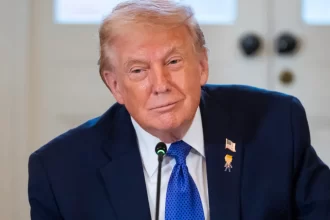 trump-avisa:-“vamos-fazer-algo-sobre-a-gronelandia,-quer-gostem-quer-nao”