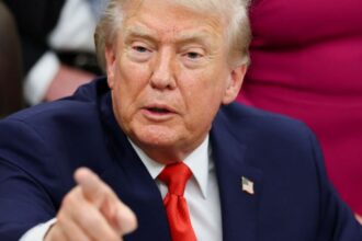 trump-diz-que-estados-unidos-“estao-prontos-para-ajudar-o-ira”