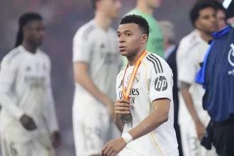 presidente-do-barcelona-critica-mbappe:-“nao-consigo-entender”