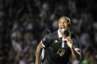vasco-recebeu-duas-propostas-por-leandrinho;-jogador-pediu-para-ser-negociado