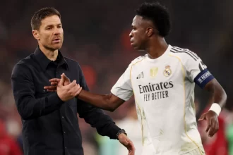 sete-jogadores-do-real-madrid-nao-se-despediram-de-xabi-alonso;-entenda