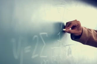 lula-sanciona-lei-do-‘mais-professores’,-com-bolsas-para-estudantes-de-licenciatura