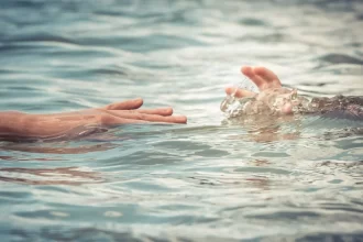 nove-morrem-afogados-no-litoral-de-sp-no-fim-de-semana;-conheca-risco-das-correntes-de-retorno