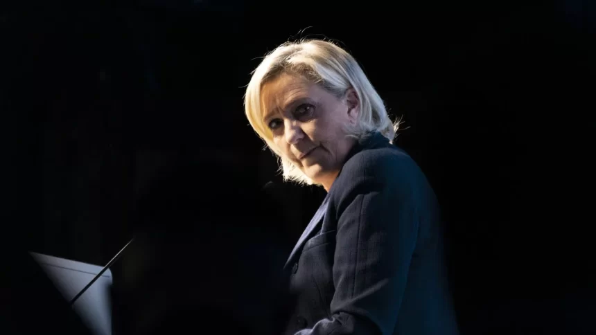 justica-da-franca-comeca-a-julgar-recurso-de-le-pen-para-disputar-presidencia-em-2027
