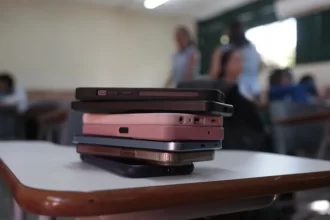 mec-fara-pesquisa-sobre-impacto-da-restricao-de-celular-nas-escolas
