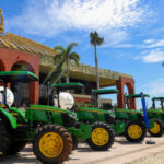 governador-wanderlei-barbosa-entrega-tratores-para-escolas-agricolas-e-fortalece-a-qualificacao-tecnica-e-pratica-de-mais-de-1,3-mil-estudantes