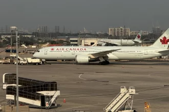 homem-fica-preso-no-porao-de-aviao-e-passageiros-ouvem-gritos