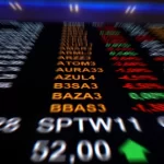 bolsa-bate-recorde-e-fecha-pela-primeira-vez-acima-dos-165-mil-pontos