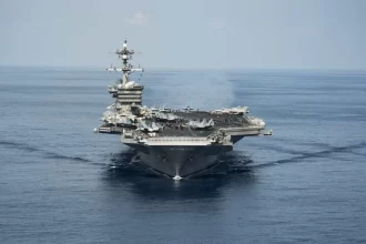 eua-mobilizam-dois-porta-avioes-para-manter-pressao-sobre-o-ira