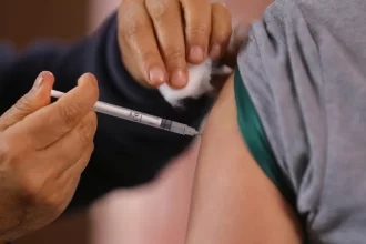 vacina-contra-a-dengue-comeca-a-ser-aplicada-neste-fim-de-semana-em-3-municipios