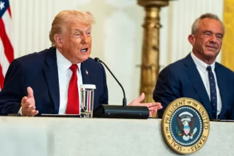 nao-sou-obrigado-a-pensar-apenas-na-paz,-diz-trump-a-premie-da-noruega