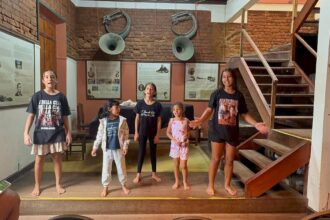 casa-de-artes-de-paqueta-recebe-no-feriado-ultimo-dia-de-oficinas-gratuitas-de-teatro,-danca,-canto-e-arteterapia