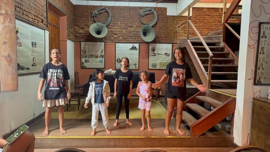 casa-de-artes-de-paqueta-recebe-no-feriado-ultimo-dia-de-oficinas-gratuitas-de-teatro,-danca,-canto-e-arteterapia