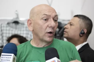 luciano-hang-processa-tuca-andrada-por-posts-apos-incendio-em-loja-da-havan