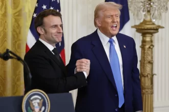 trump-ameaca-impor-tarifas-de-200%-sobre-vinho-frances;-entenda