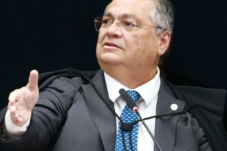 stf-torna-re-mulher-que-ofendeu-ministro-em-voo-comercial