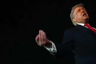 trump-tenta-reunir-putin-e-zelenski-em-conselho-da-paz,-mas-sobre-gaza