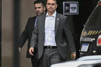 flavio-embarca-para-israel-em-busca-de-aliancas-internacionais