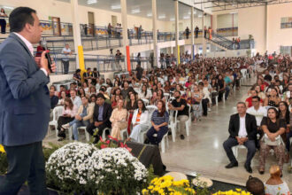 governo-do-tocantins-abre-ciclo-de-formacoes-do-profe-lideres-2026-e-mobiliza-1,6-mil-educadores-com-palestra-de-rossandro-klinjey
