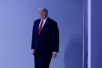 trump-suspende-tarifas-contra-europa-e-diz-que-acordo-com-groenlandia-esta-encaminhado